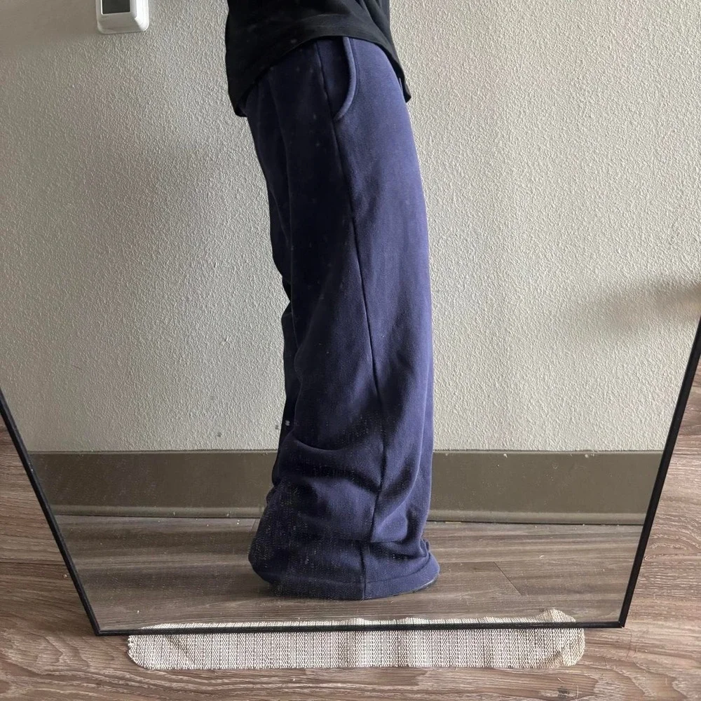 Vintage Y2K/2000s Baggy Navy Blue Ugg Streetwear Comfy Sweatpants! Size L